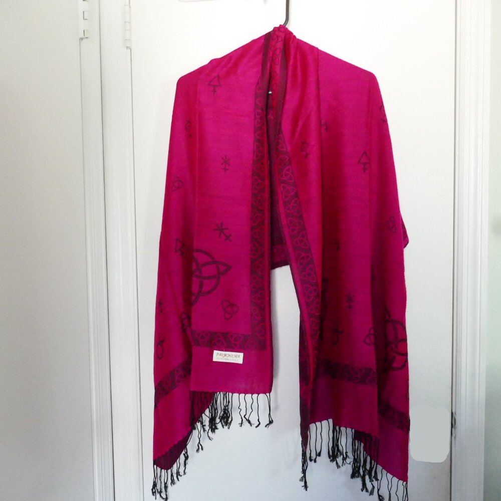 reversible magenta pink and black pashmina shawl scarf wrap Celtic knots pattern